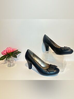 Madeline Stuart Classic, Simple Black Bow Mid High Heel Pumps